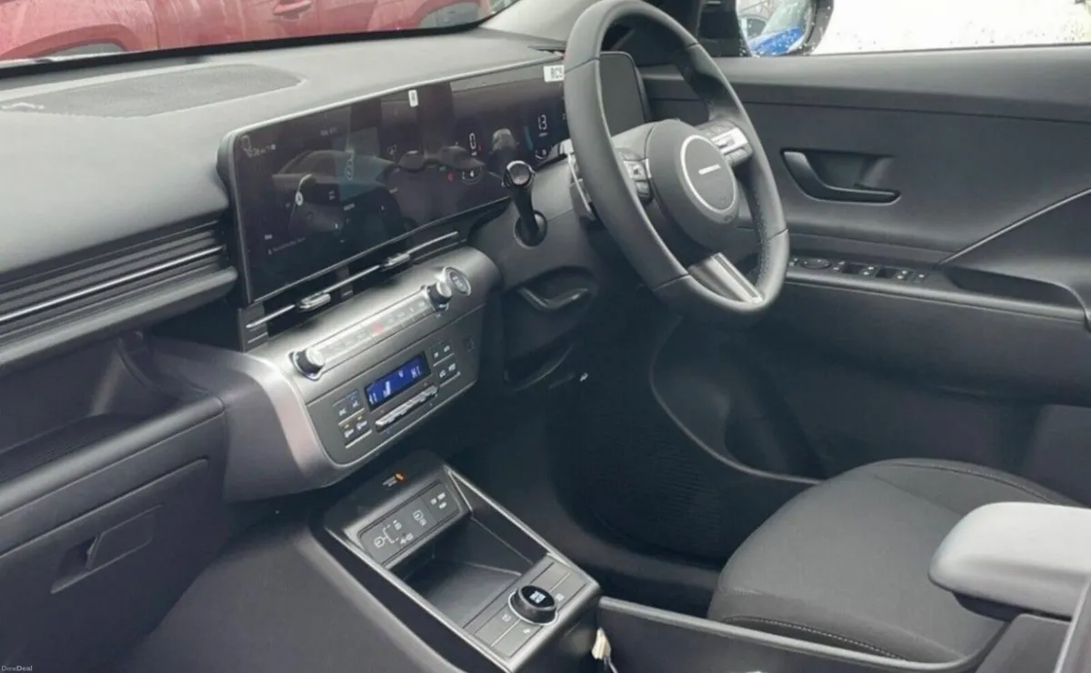 Hyundai KONA 2025 *LOW MILEAGE* - Image 4