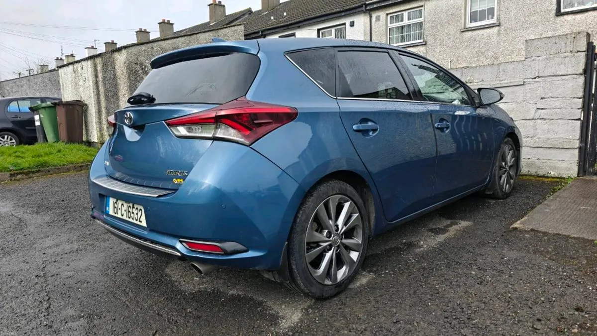 2016 Toyota Auris 1.6 EXCEL Apple Carplay/Android - Image 2