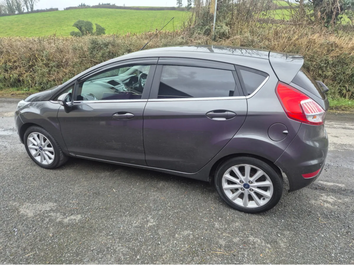 Ford Fiesta TITANIUM TDCI - Image 5