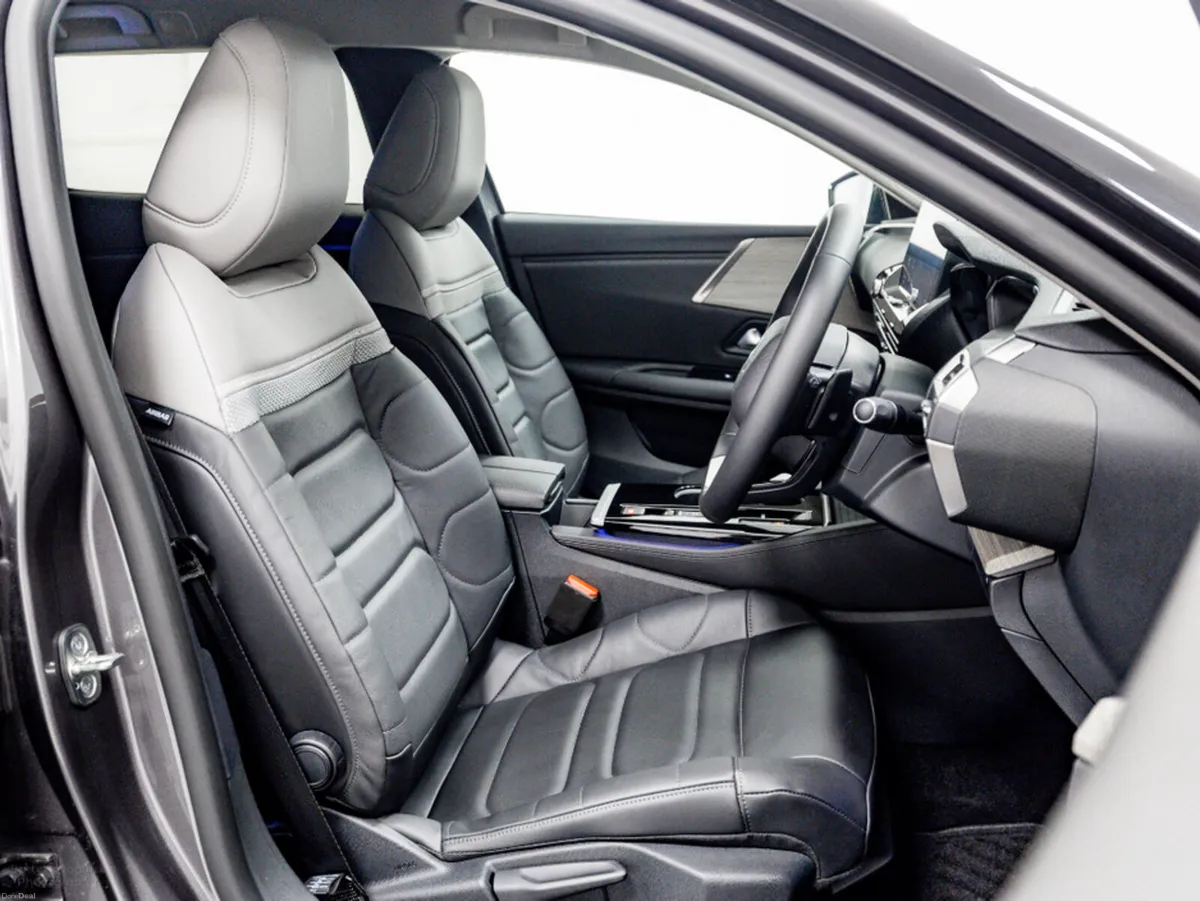 Citroen C5 X PLUS 1.2 Petrol Hybrid Auto 145HP - Image 3