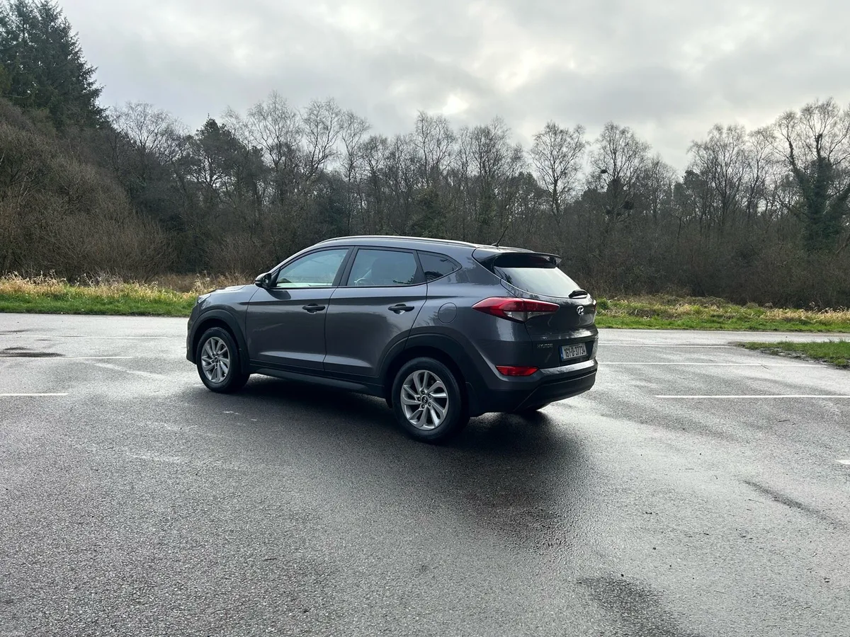 Hyundai Tucson 1.7diesel Executive - Image 3