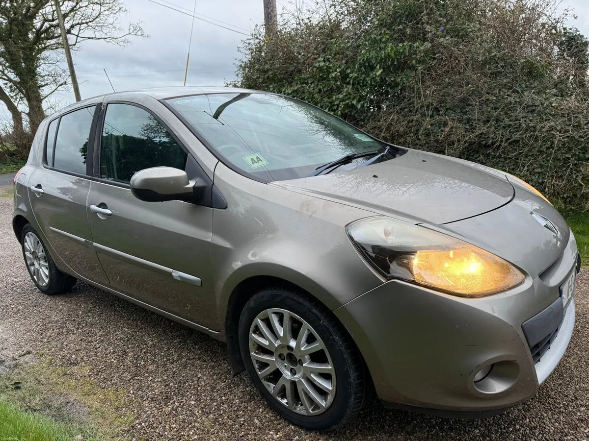 Renault Clio III 1.5DCI TOMTOM 2011 - Image 2