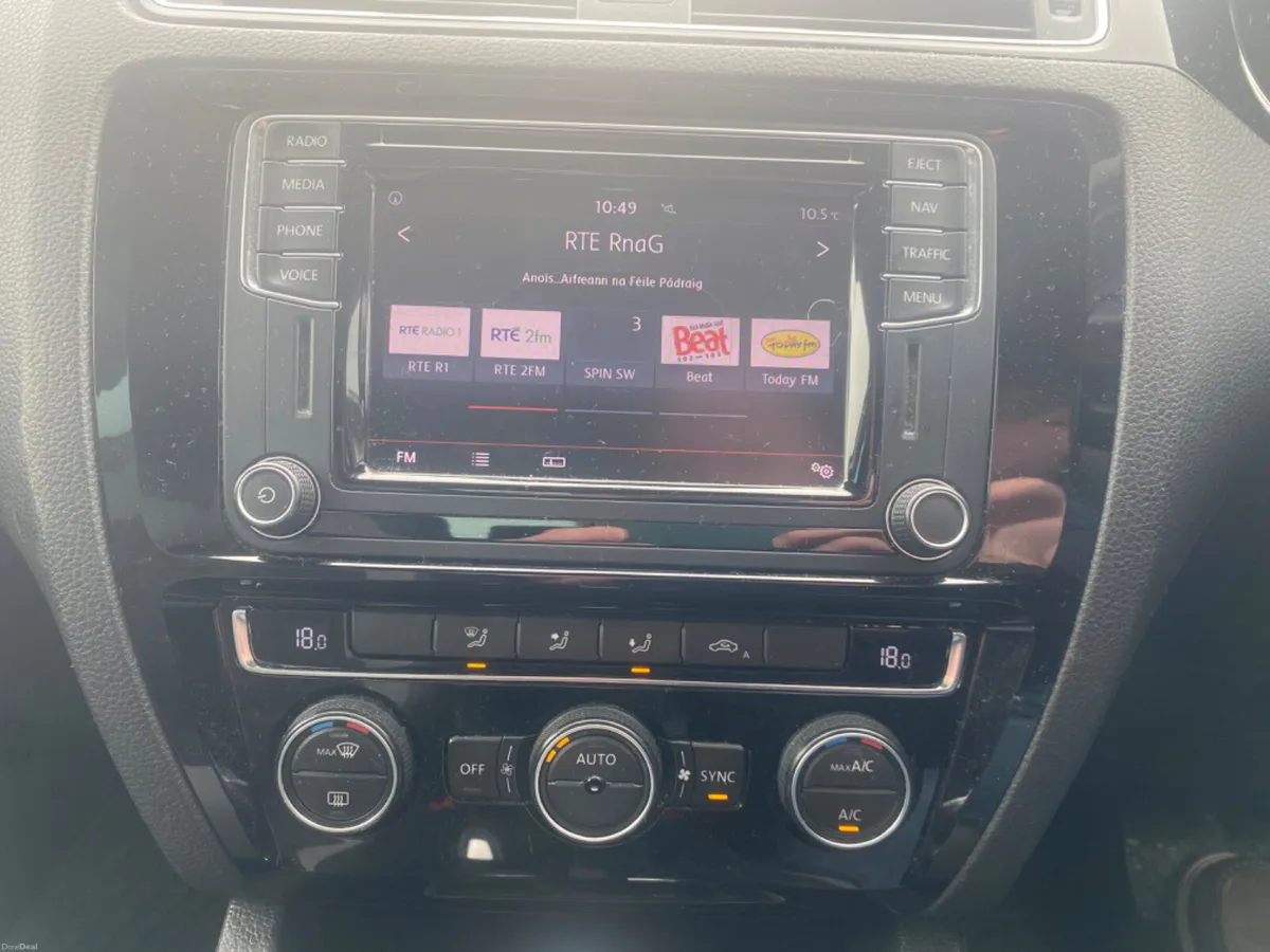 Volkswagen Jetta Auto Diesel - Image 4