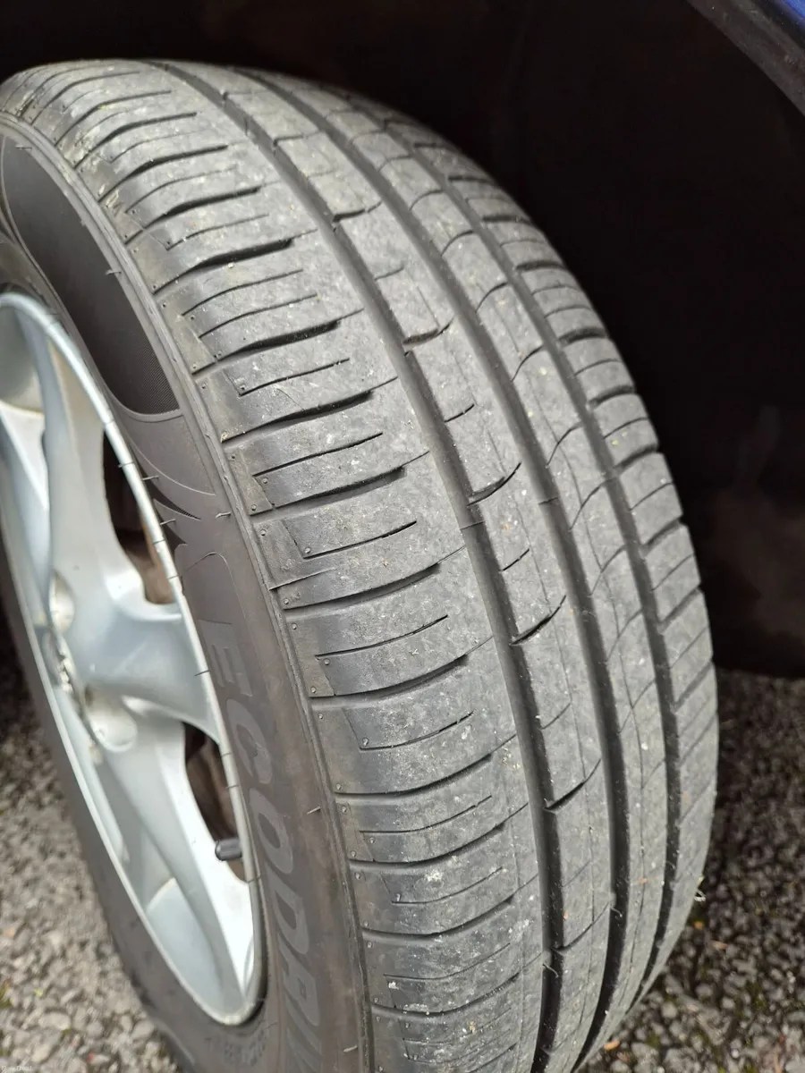 Toyota Corolla 2005 - Image 2