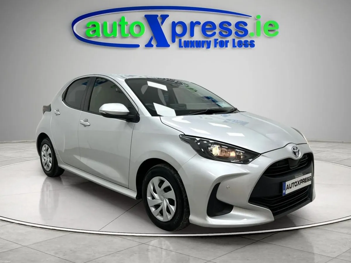 Toyota Yaris 1.5 HYBRID X Automatic, Reversing cam - Image 1