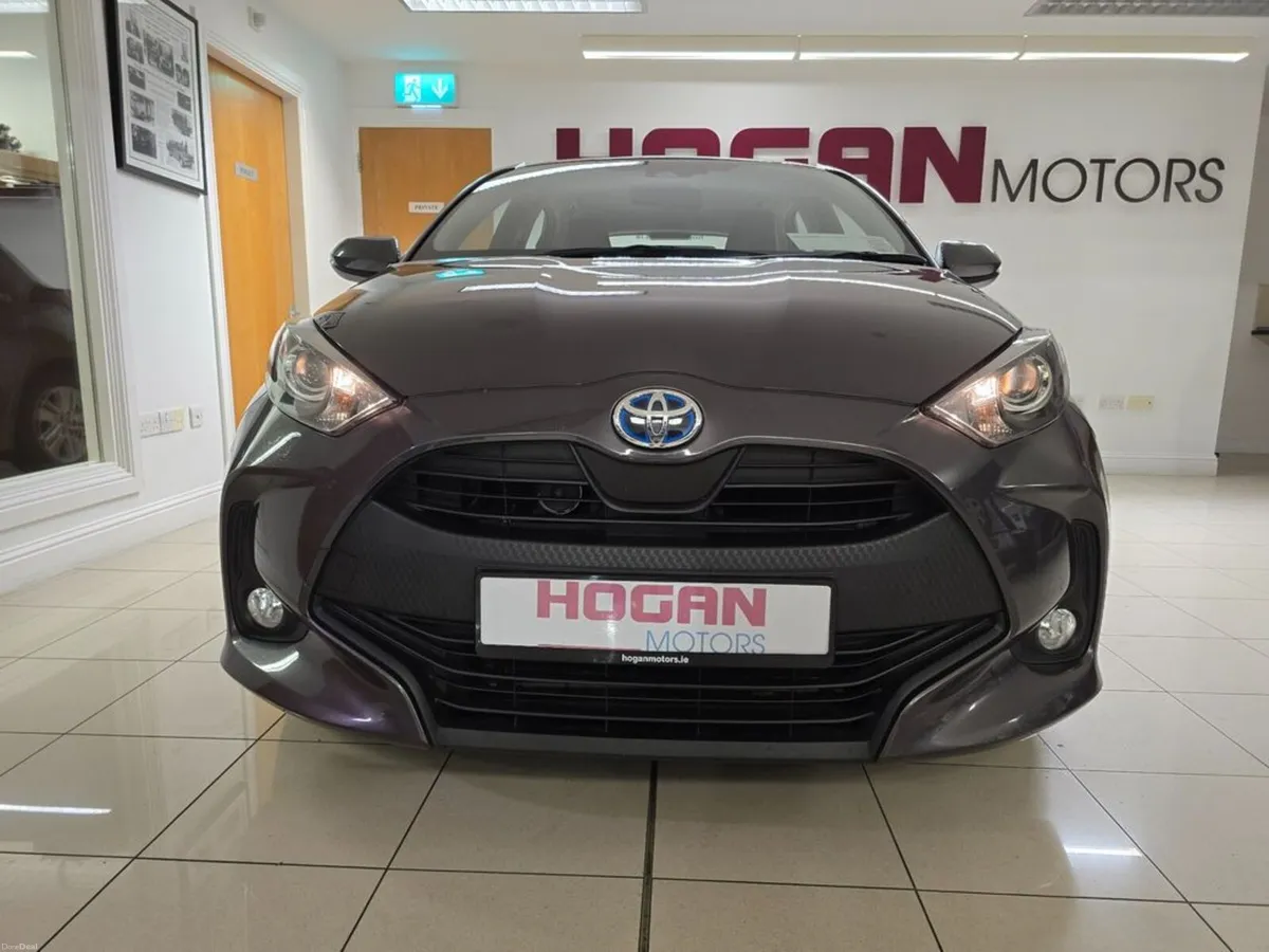 Toyota Yaris Hybrid Luna Automatic - Image 2