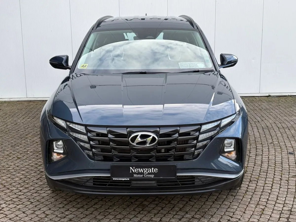 Hyundai Tucson Executive 5DR - Image 2