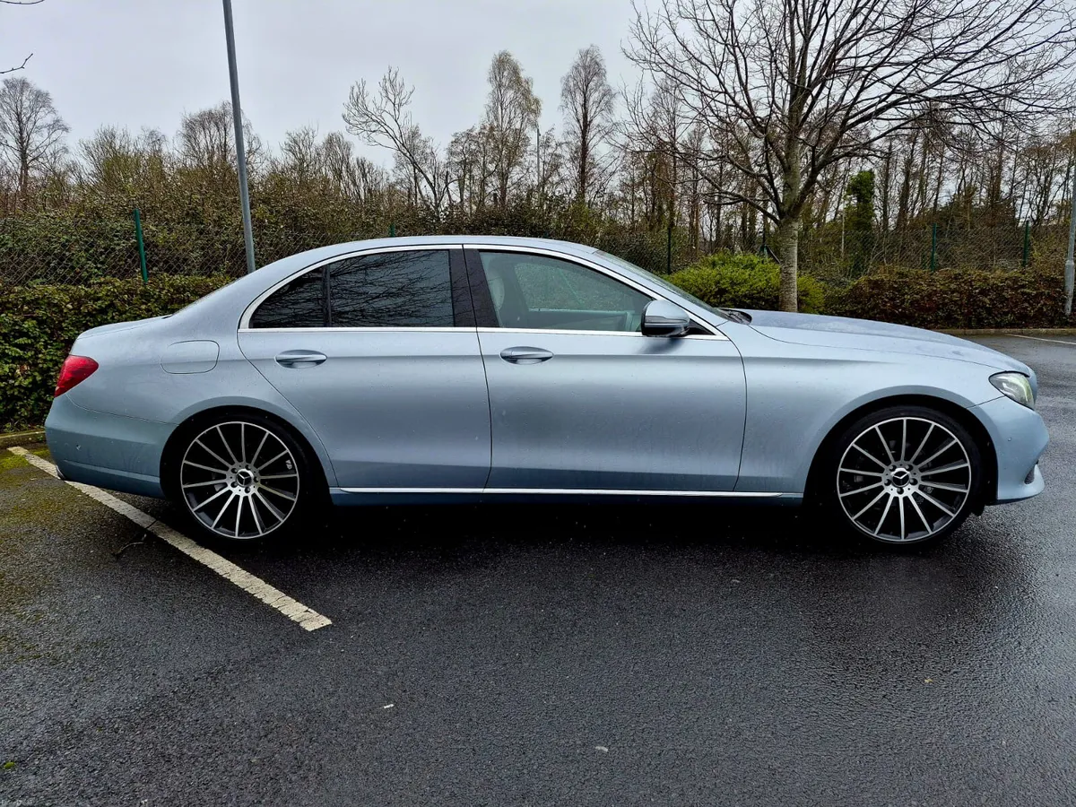 2016 MERCEDES BENZ E220 CDI SE + AMG ALLOYS AUTO - Image 3