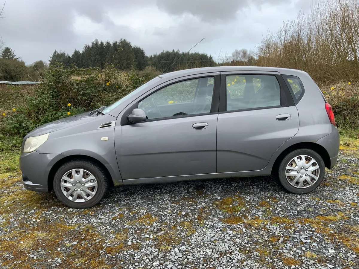Chevrolet Aveo 2011 - Image 2