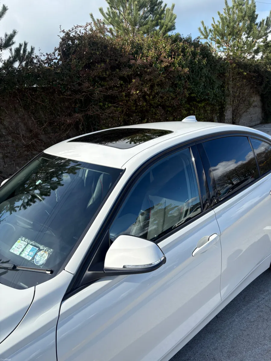 BMW 3-Series 330e - Image 3