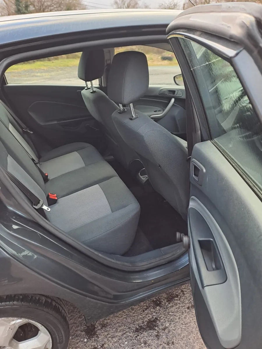 Ford fiesta - Image 4
