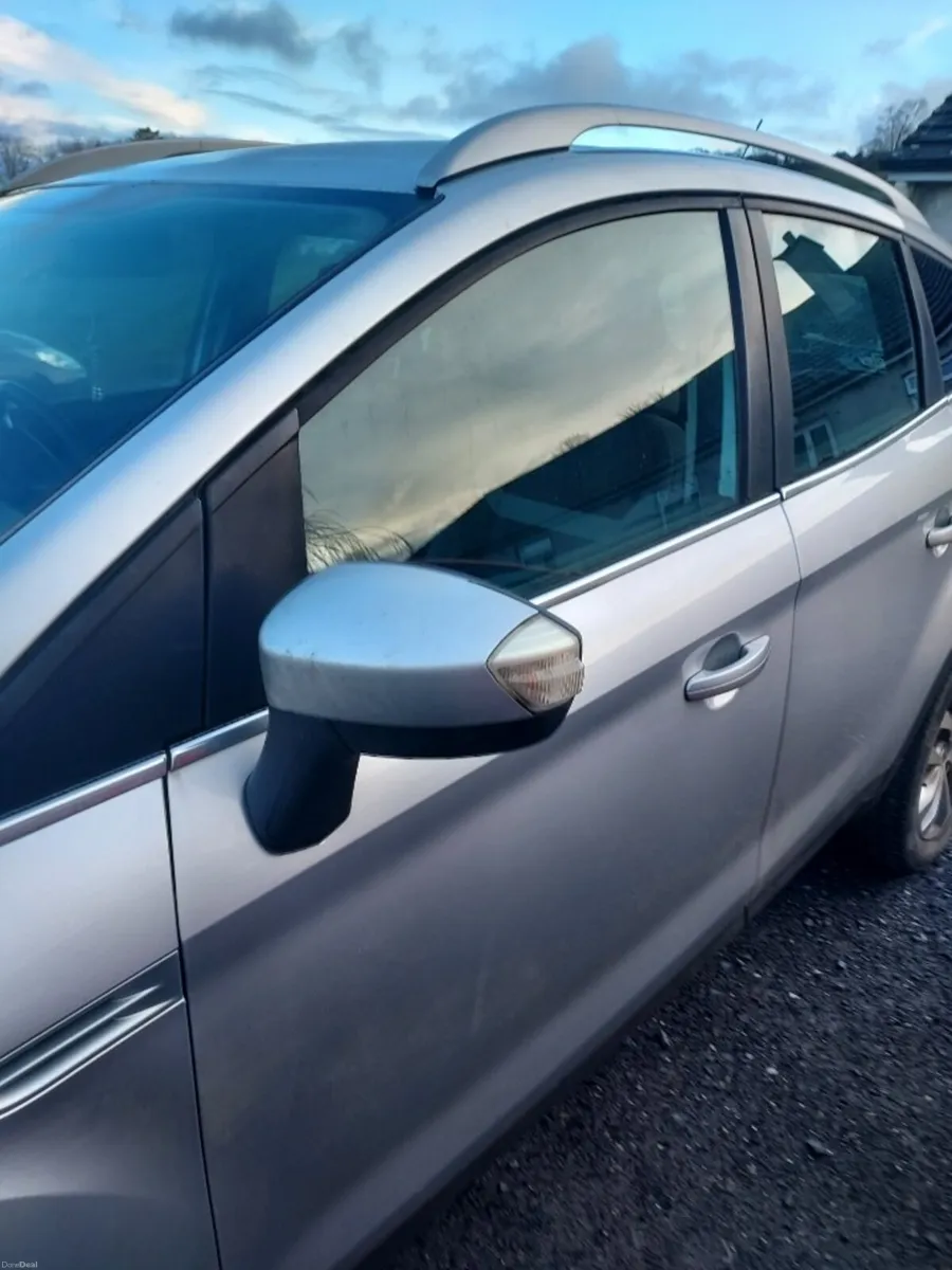 KUGA ford SUV - Image 2