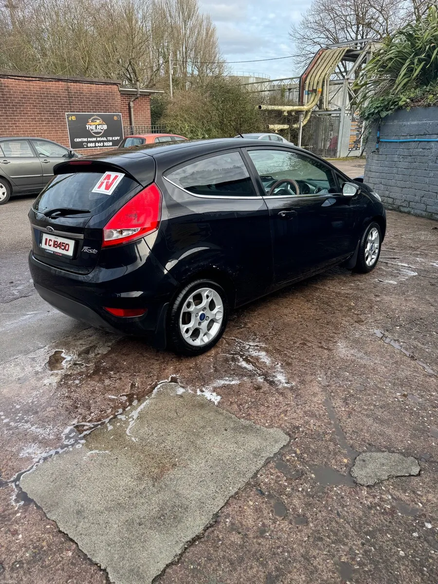 Ford fiesta - Image 2