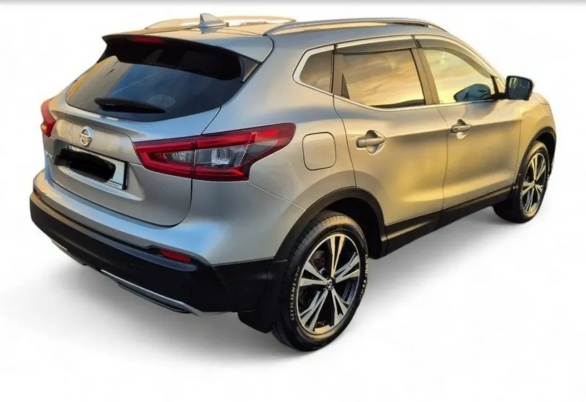 Nissan Qashqai 1.3 SV PREMIUM AUTOMAT PART LEATHER - Image 2