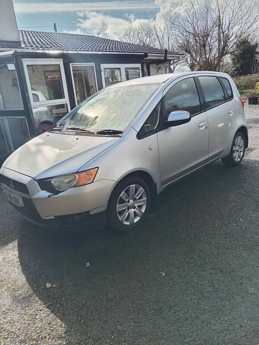 2010 Mitsubishi Colt - Image 2