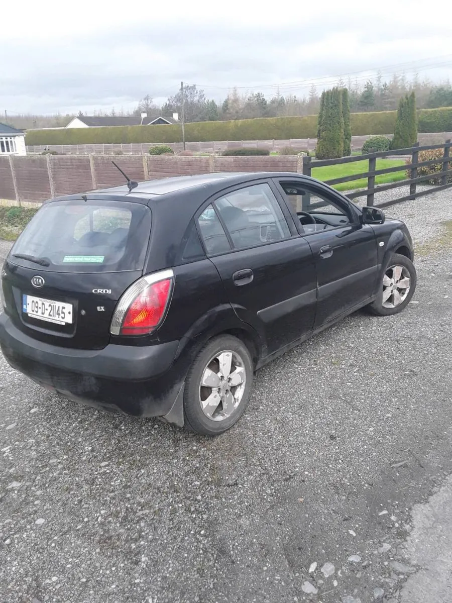 Kia Rio 1,5 diesel taxed  nct EXCELLENT condition - Image 3