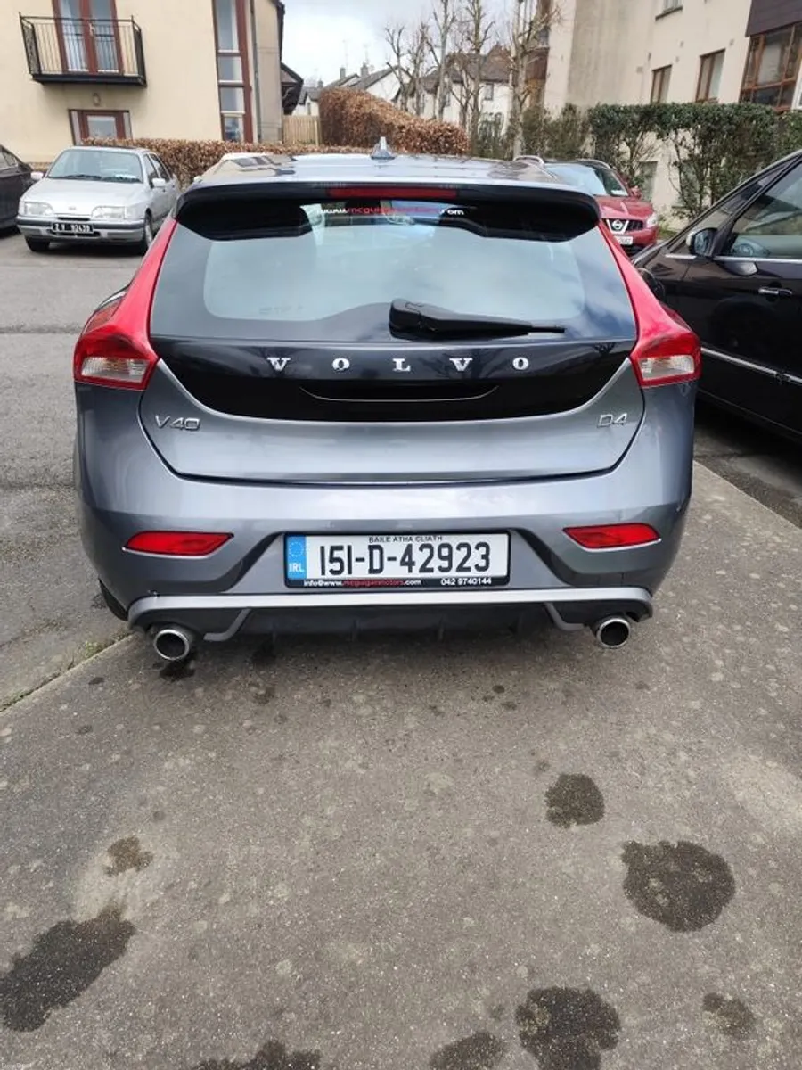 2015 Volvo V40 2.0D R Design 190HP Full Spek - Image 1