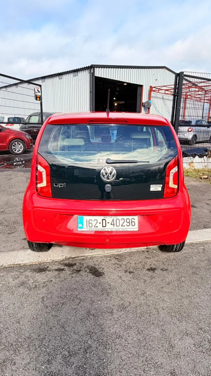 Volkswagen up! 2016 - Image 2
