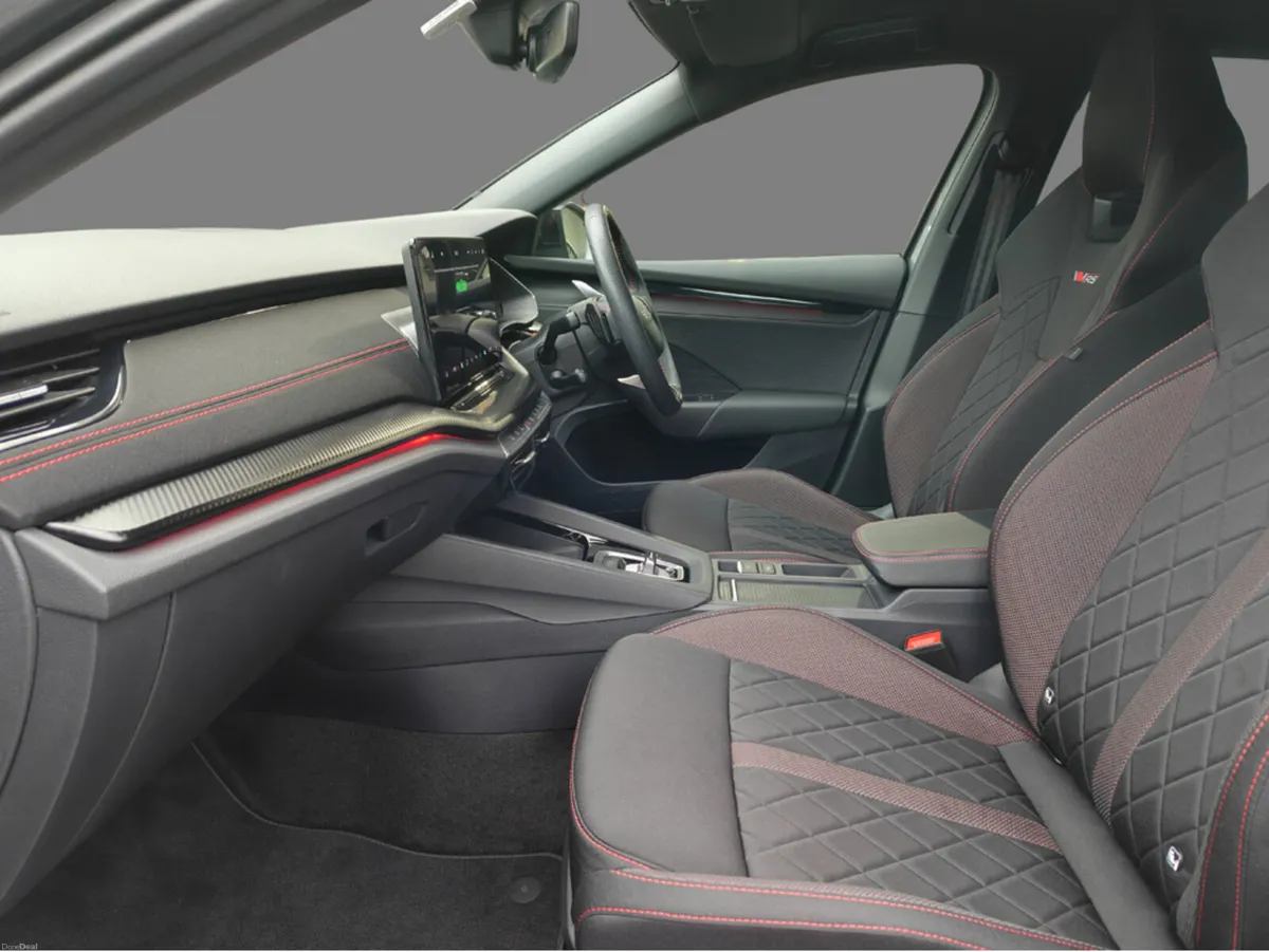 Skoda Octavia RS 2.0TSI 265HP DSG- DEMO MODEL-AS N - Image 4