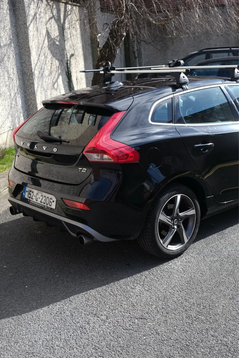 Volvo V40 R-Design 2015 - Image 3