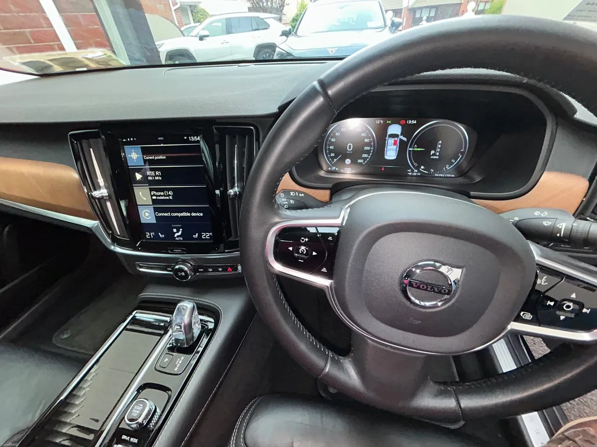 Volvo S90 2019 - Image 2