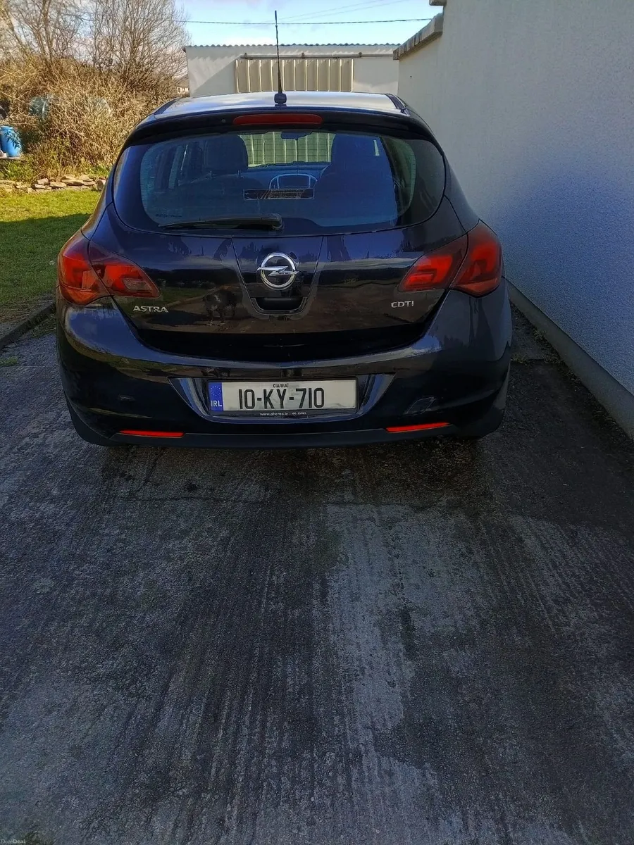 Opel Astra 2010 SRI - Image 2