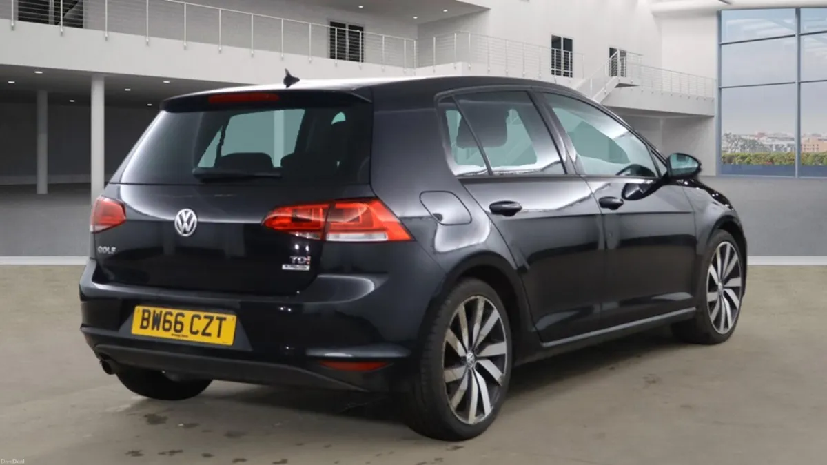 2017 Volkswagen Golf 1.6 TDI 110 GT EDITION - Image 4