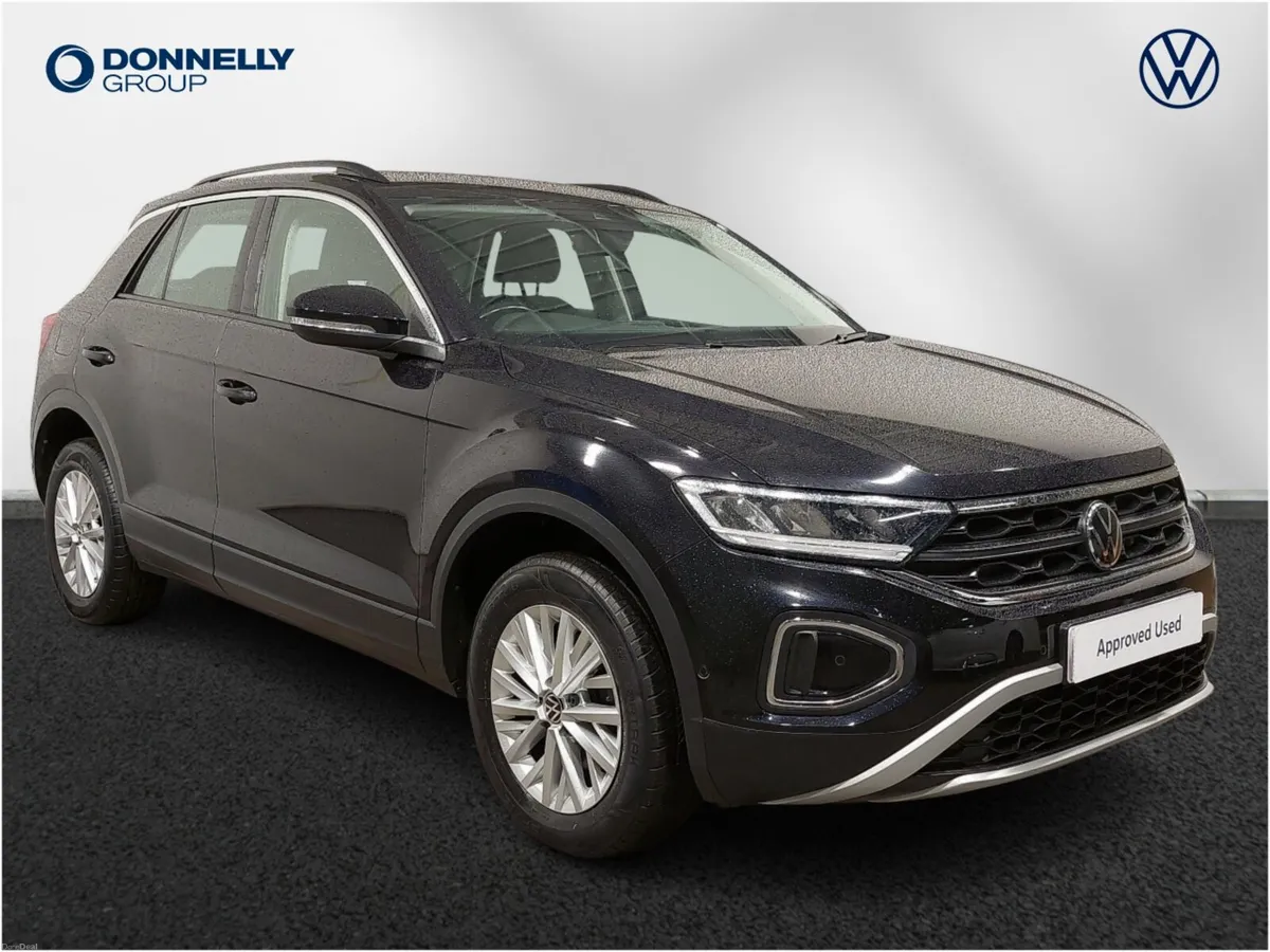 Volkswagen T-roc Hatchback Life - Image 1