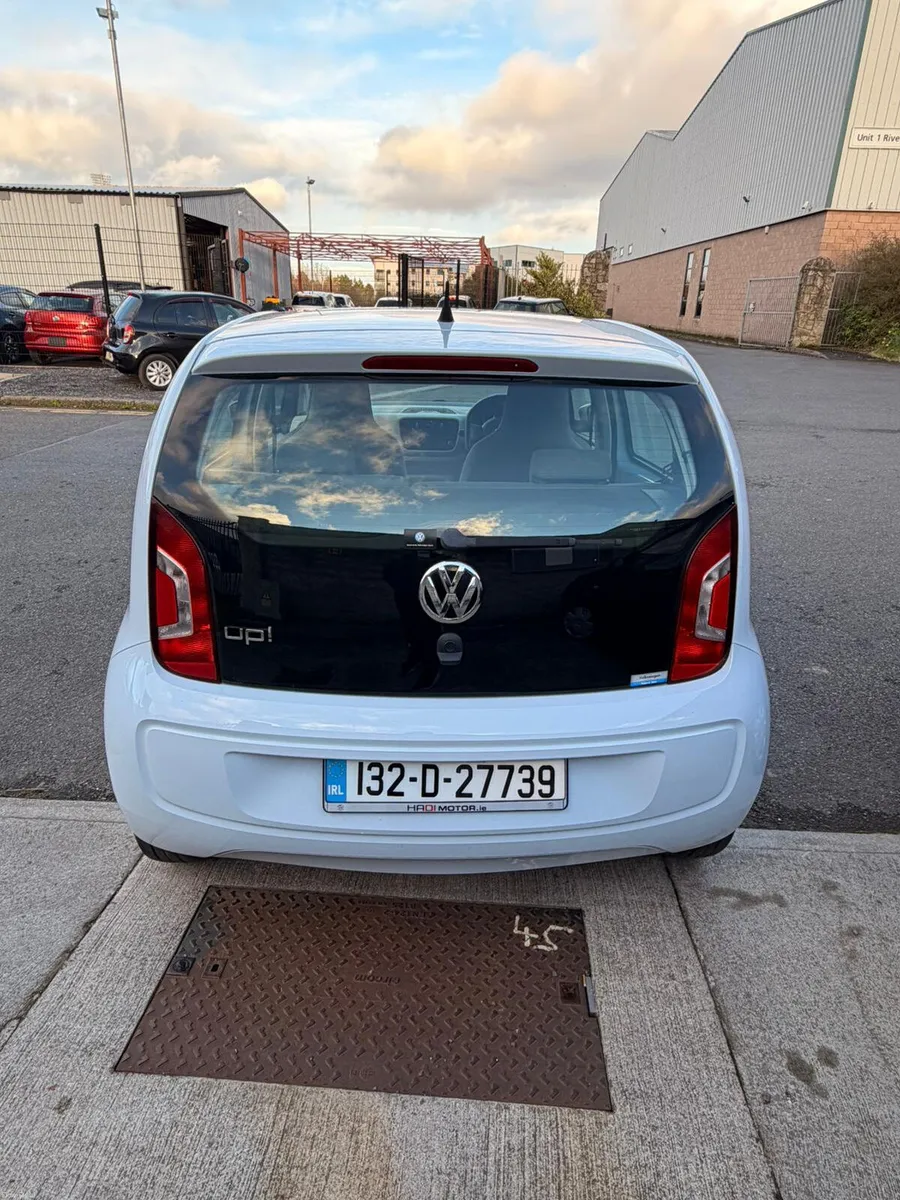 Volkswagen up! 2013 - Image 2