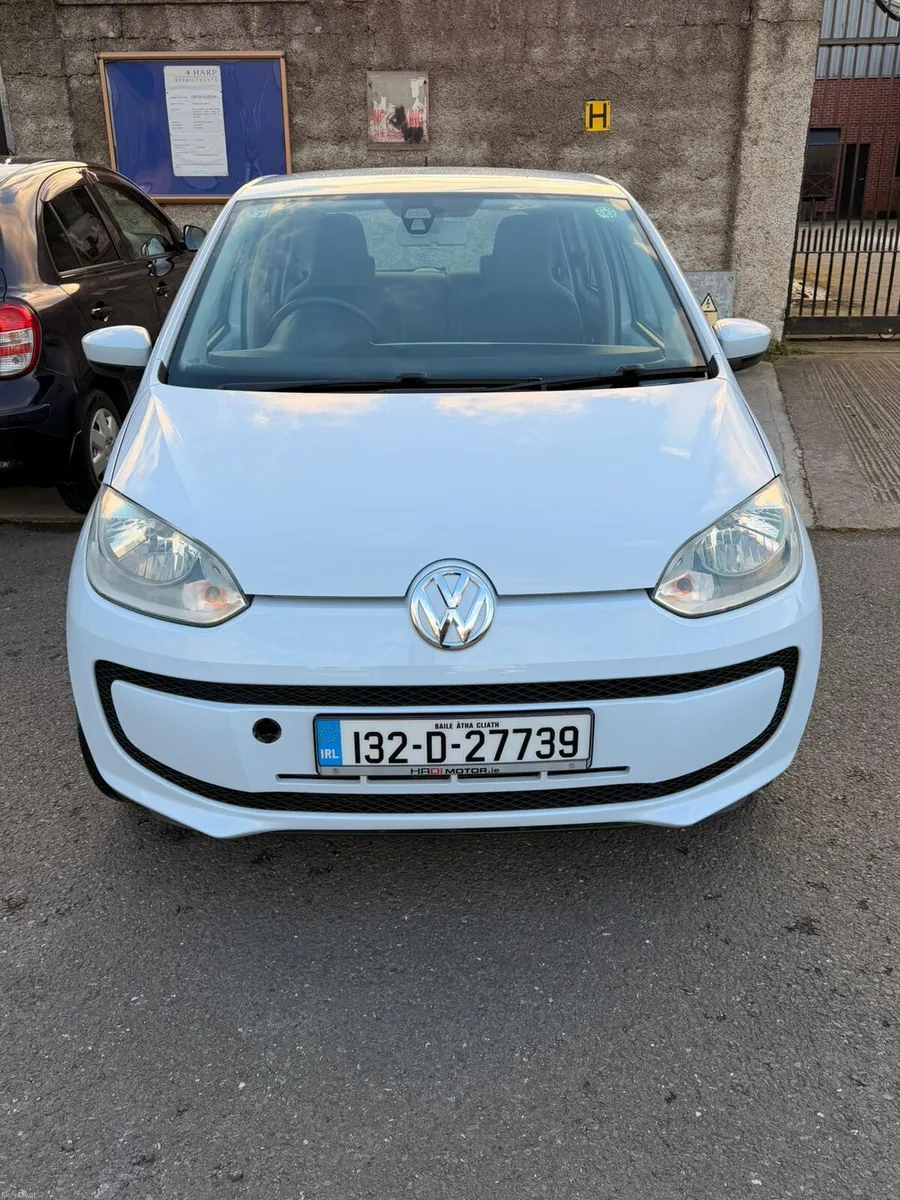 Volkswagen up! 2013 - Image 1