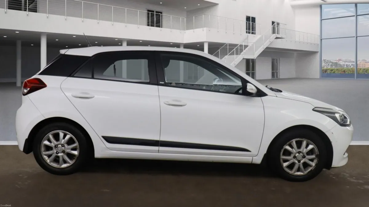 2016 HYUNDAI I20 1.2 GO EDITION Hatchback - Image 5