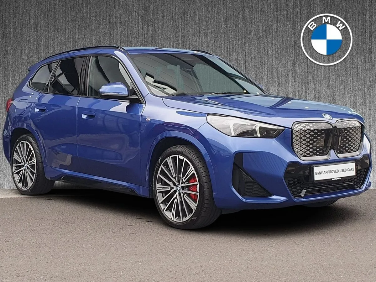 BMW iX1 eDrive20 Shadow Edition - Image 1