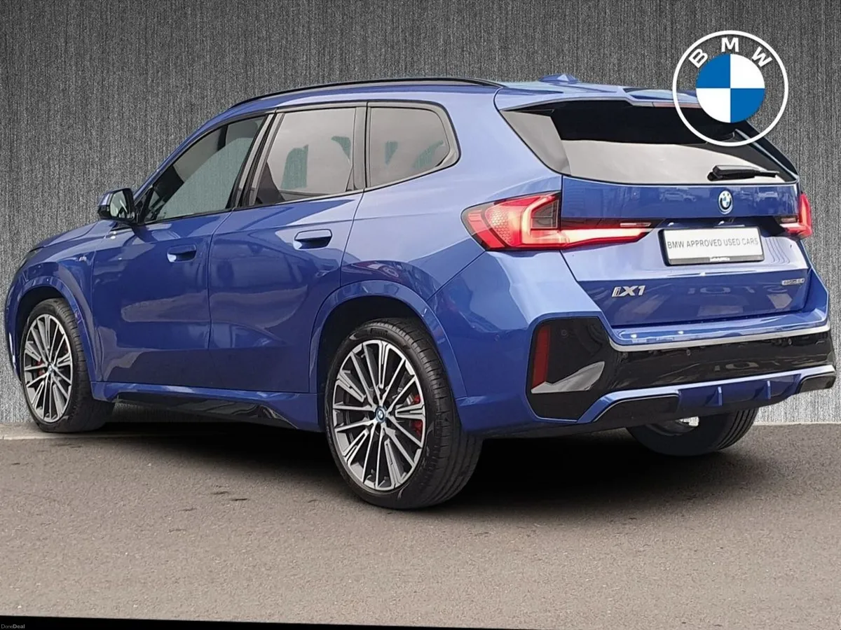 BMW iX1 eDrive20 Shadow Edition - Image 3