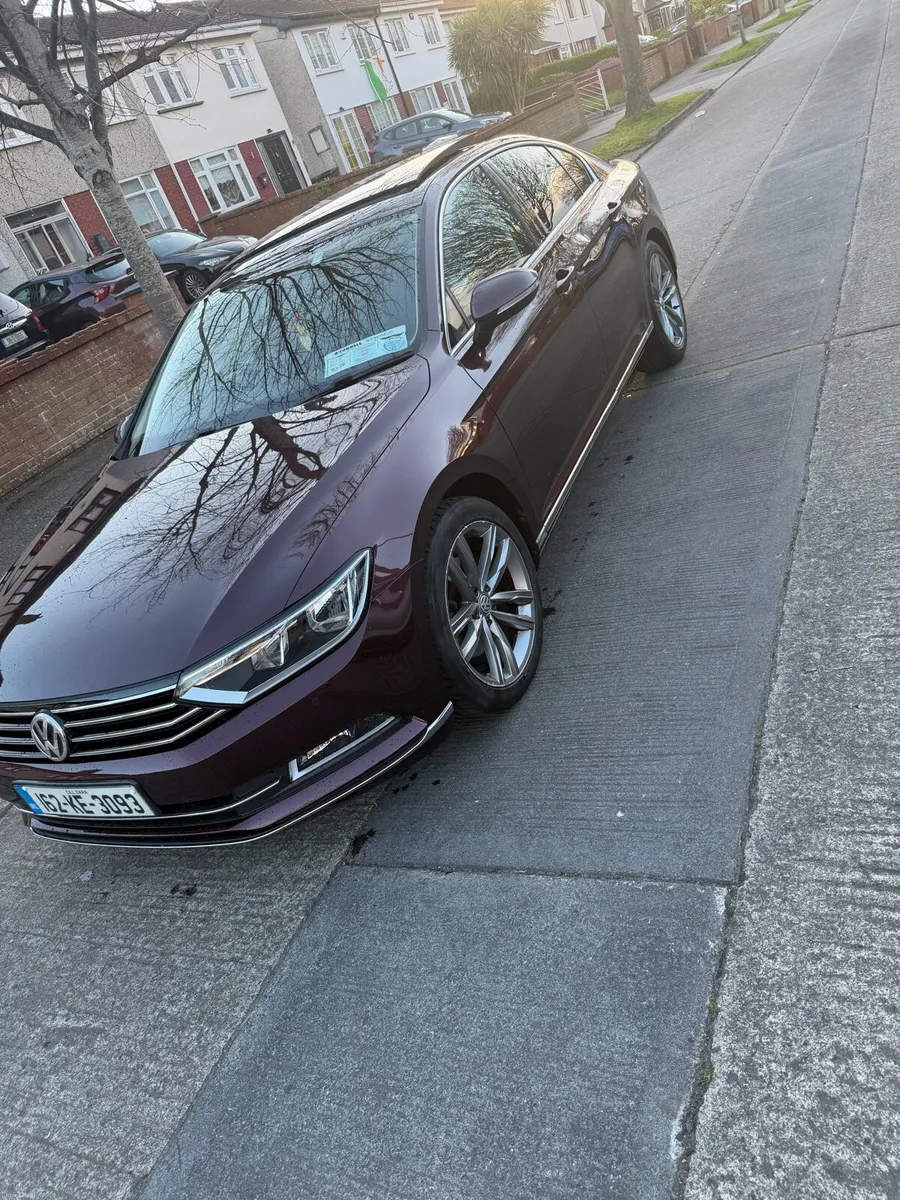 Volkswagen Passat high spec - Image 2