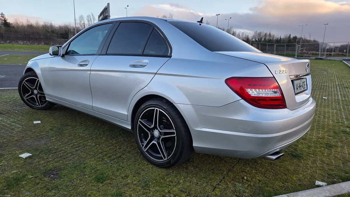 Mercedes-Benz C-Class 2014 automatic - Image 4