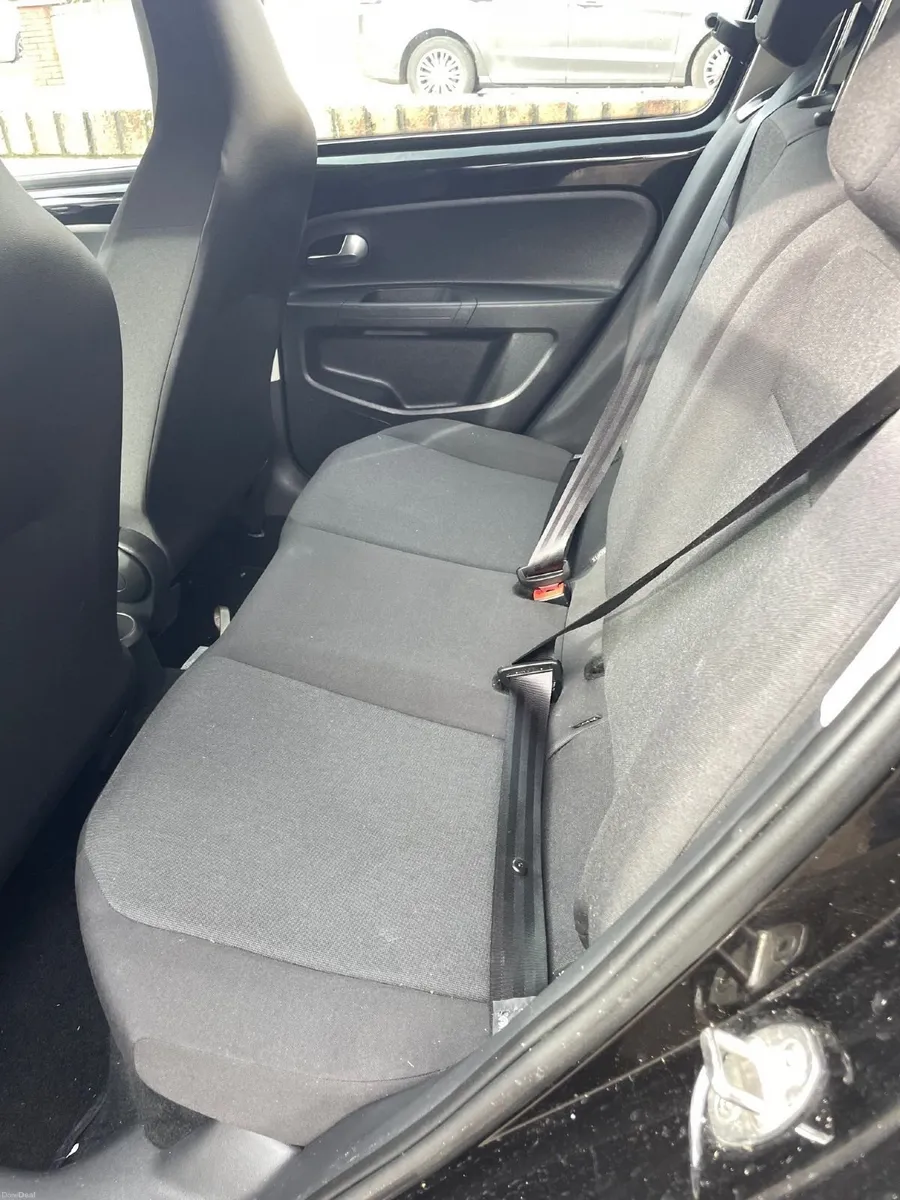 Volkswagen up! 2017 - Image 2