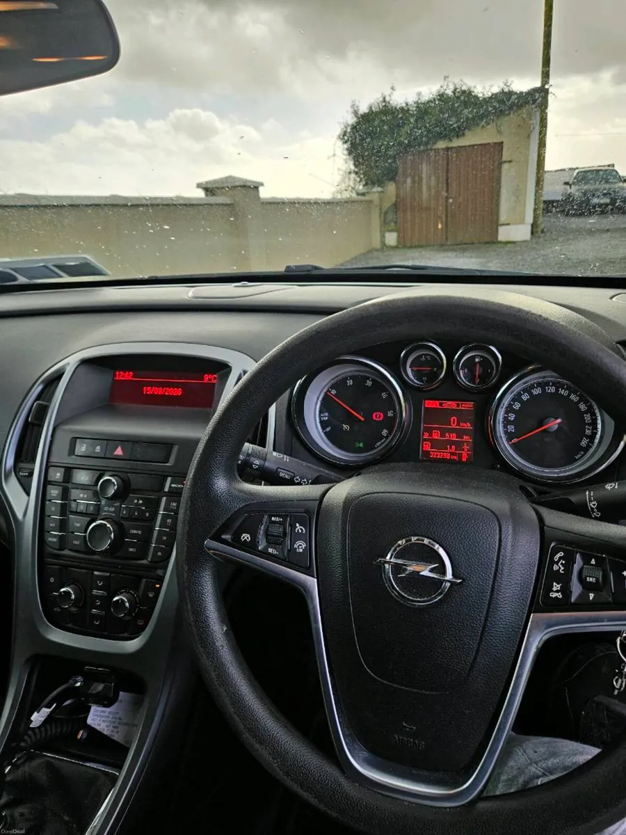 Opel Astra - Image 4