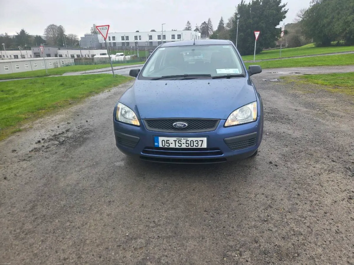 05 petrol ford focus 1 owner - Image 3