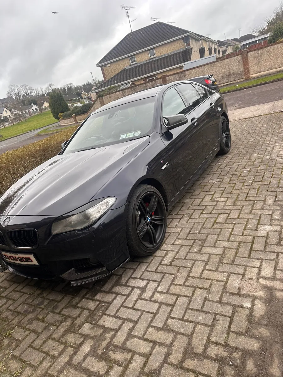 BMW 5-Series 2012 - Image 2
