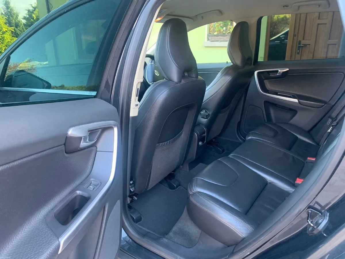 Volvo XC60 2011 - Image 3