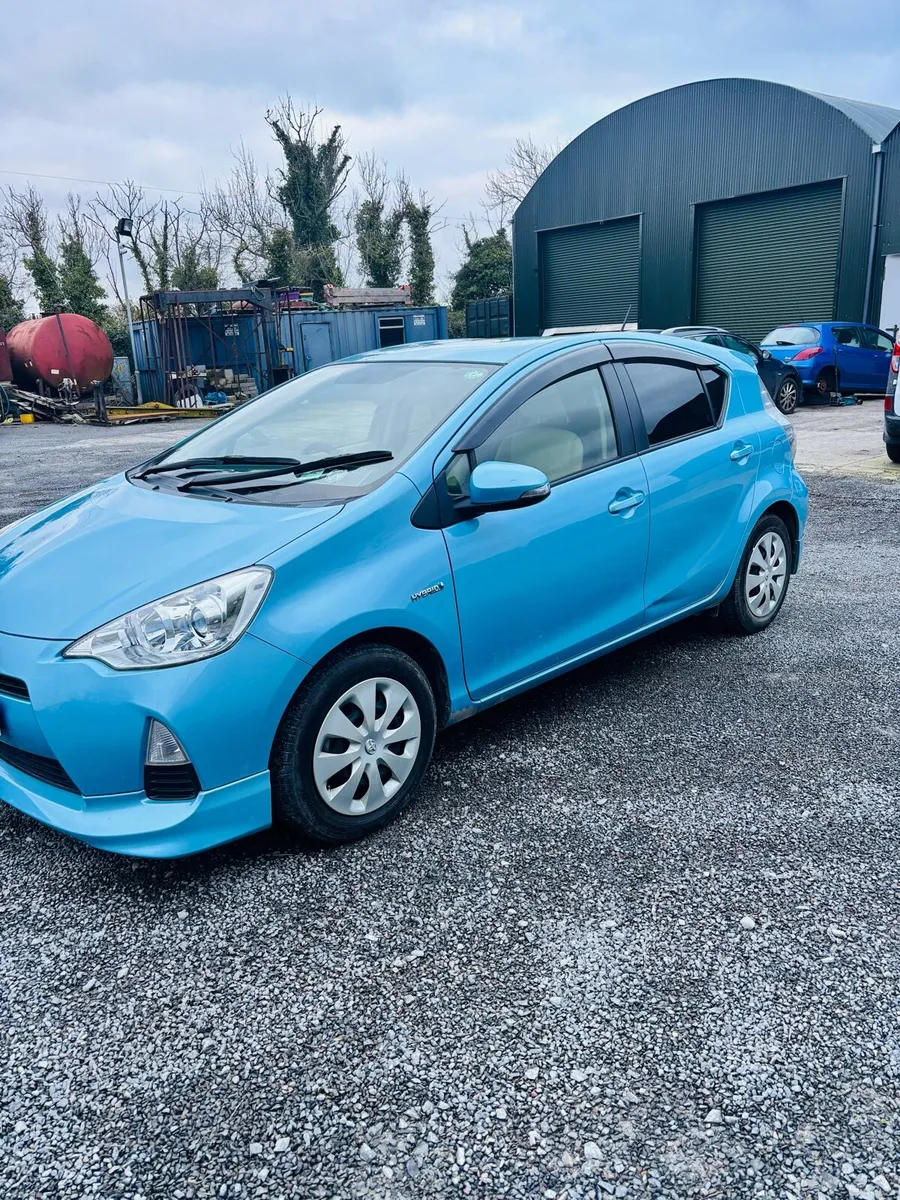 Toyota Aqua 2015 Hybrid please read description - Image 2