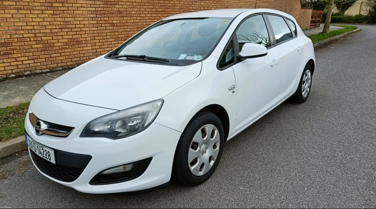 Opel astra 1.4l petrol - Image 1