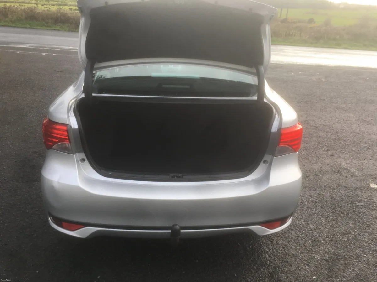 Toyota Avensis 2014 - Image 4