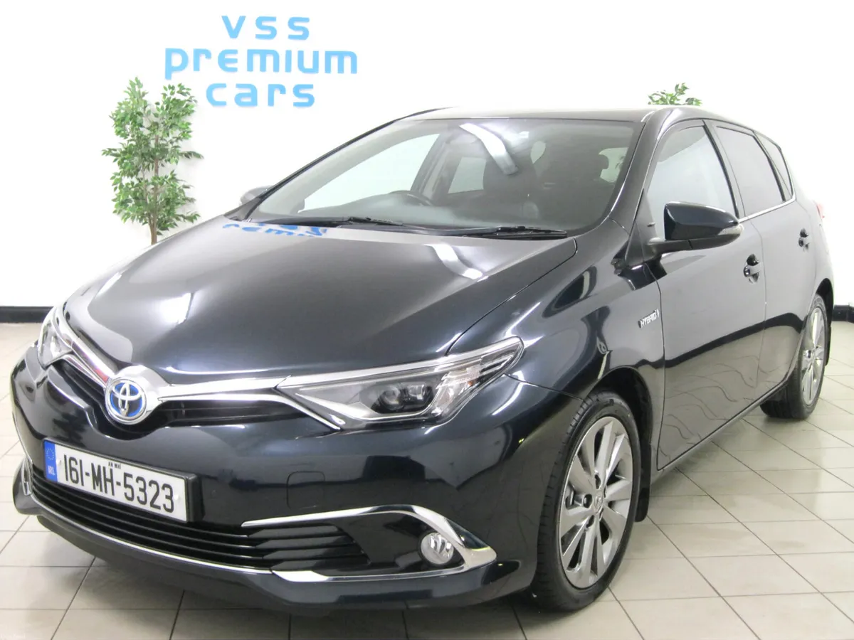 RARE HI SPEC HYBRID AUTO! FULL TOYOTA SERV/HISTORY - Image 3