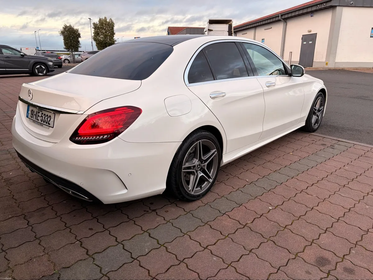 Mercedes-Benz C-Class 2019 - Image 4