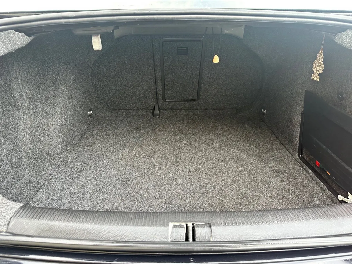 Volkswagen Jetta 2006 - Image 4