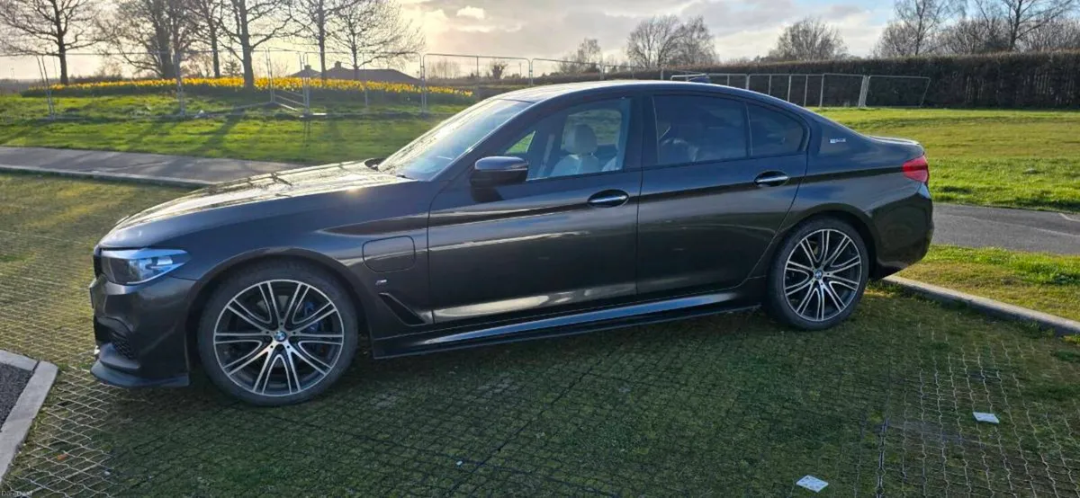 BMW 530e M sport plug-in Hybrid - Image 3