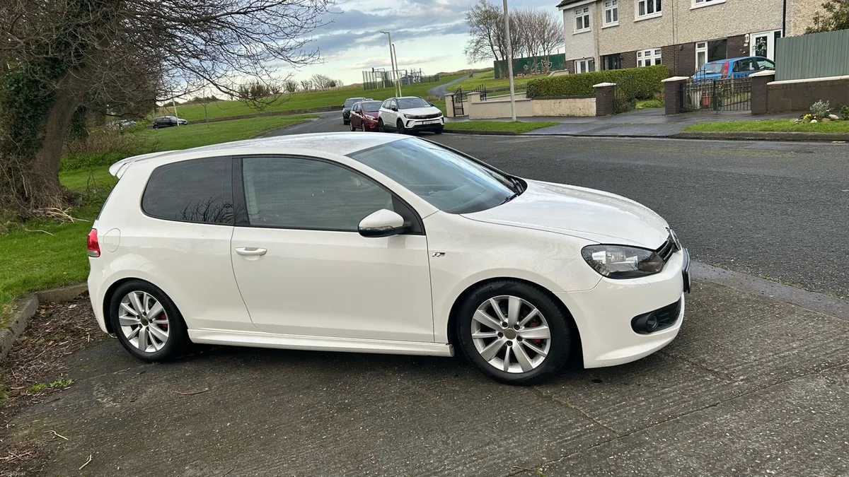 Volkswagen Golf - Image 1