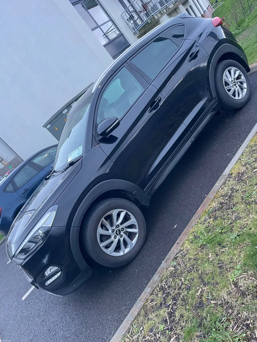 Hyundai Tucson Executive 5dr 2017,  1 owner, - Image 1