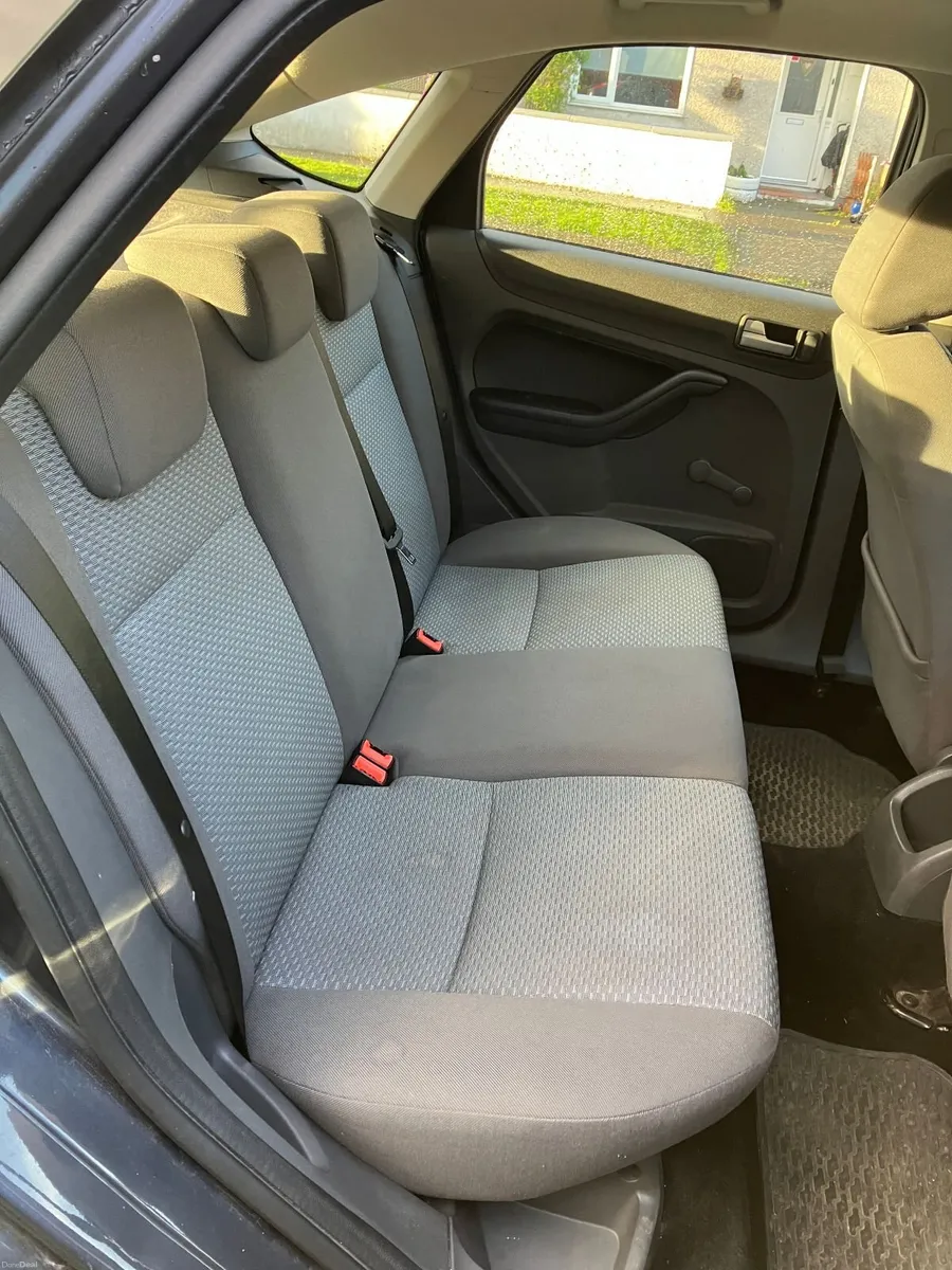 Ford Focus 2010 - Image 3